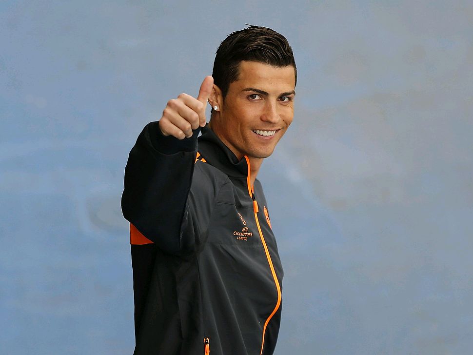 TA：多家豪门关注小将斯密特，阿尔克马尔对其估价约6000万欧（TA：阿尔克马尔为小将斯密特标价约6000万欧，多家豪门正在关注）