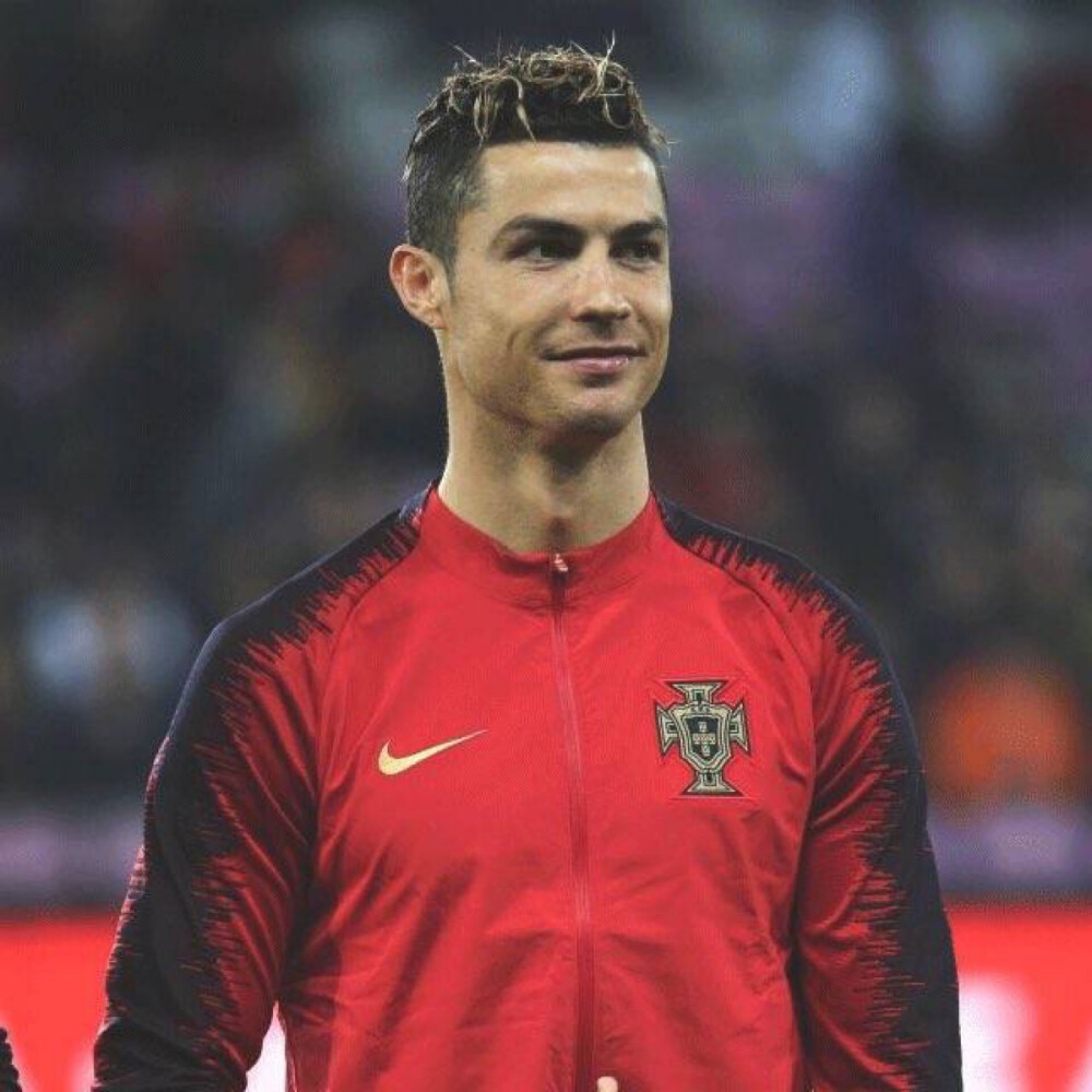 图片报：法兰克福队医私下为对手球员治疗，已被俱乐部开除