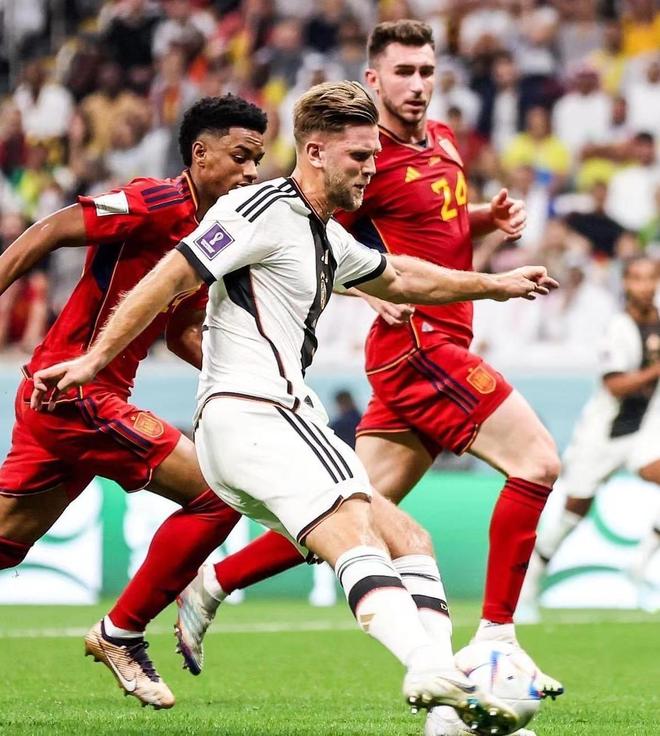 圣吉罗斯主帅：马竞有弱点也会丢球，我们不是来这里旅游的（圣吉罗斯主帅：马竞并非无懈可击会失球，我们此行不是来观光的）