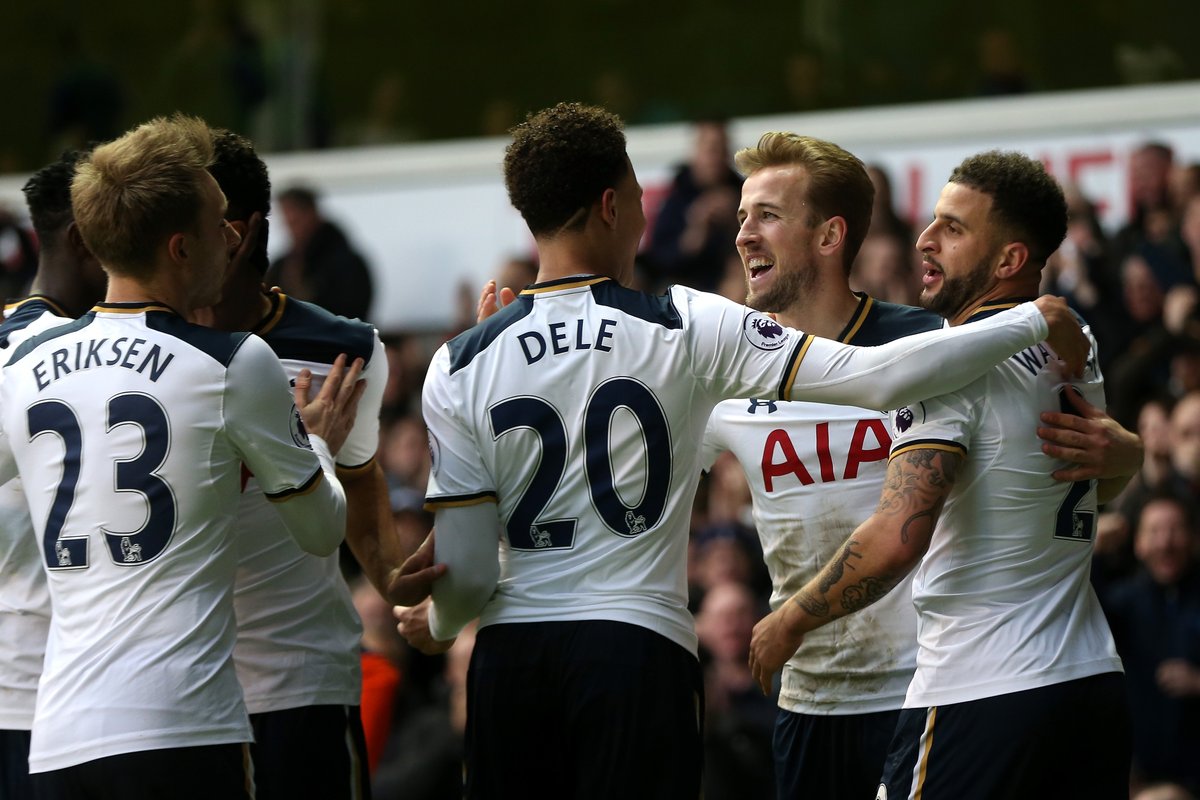 杜兰特篮下强打稳定胜局（杜兰特内线统治锁定胜局）