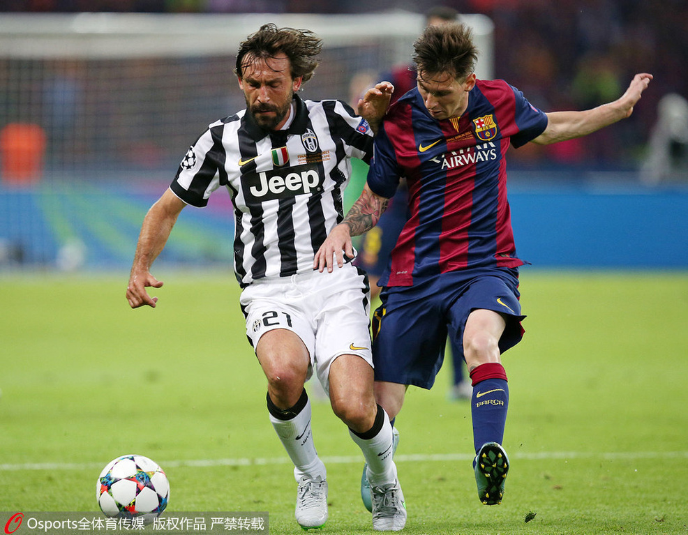 你故意的吧？范戴克防守传中时高举右手导致手球送点（范戴克防守传中时高举右手手球，被判点球）