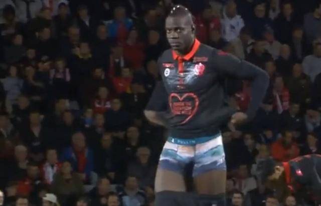 英超-切尔西客场0-0闷平伯恩茅斯，联赛三轮不胜加纳乔中柱（英超：切尔西客场与伯恩茅斯互交白卷，联赛三轮不胜，加纳乔击中门柱）