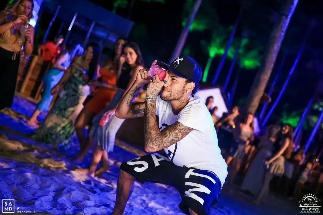 外媒：国米正在尝试引进哈伊杜克18岁中卫布拉尼米尔（据外媒报道，国际米兰正寻求签下哈伊杜克18岁中卫布拉尼米尔）