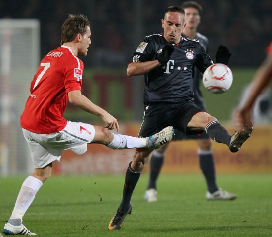 记者：拜仁、曼联有意巴莱巴，球员更希望留英超加盟红魔