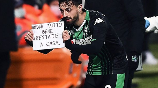 詹姆斯是本赛季场均失误低于2次的球员中，场均助攻数最高的