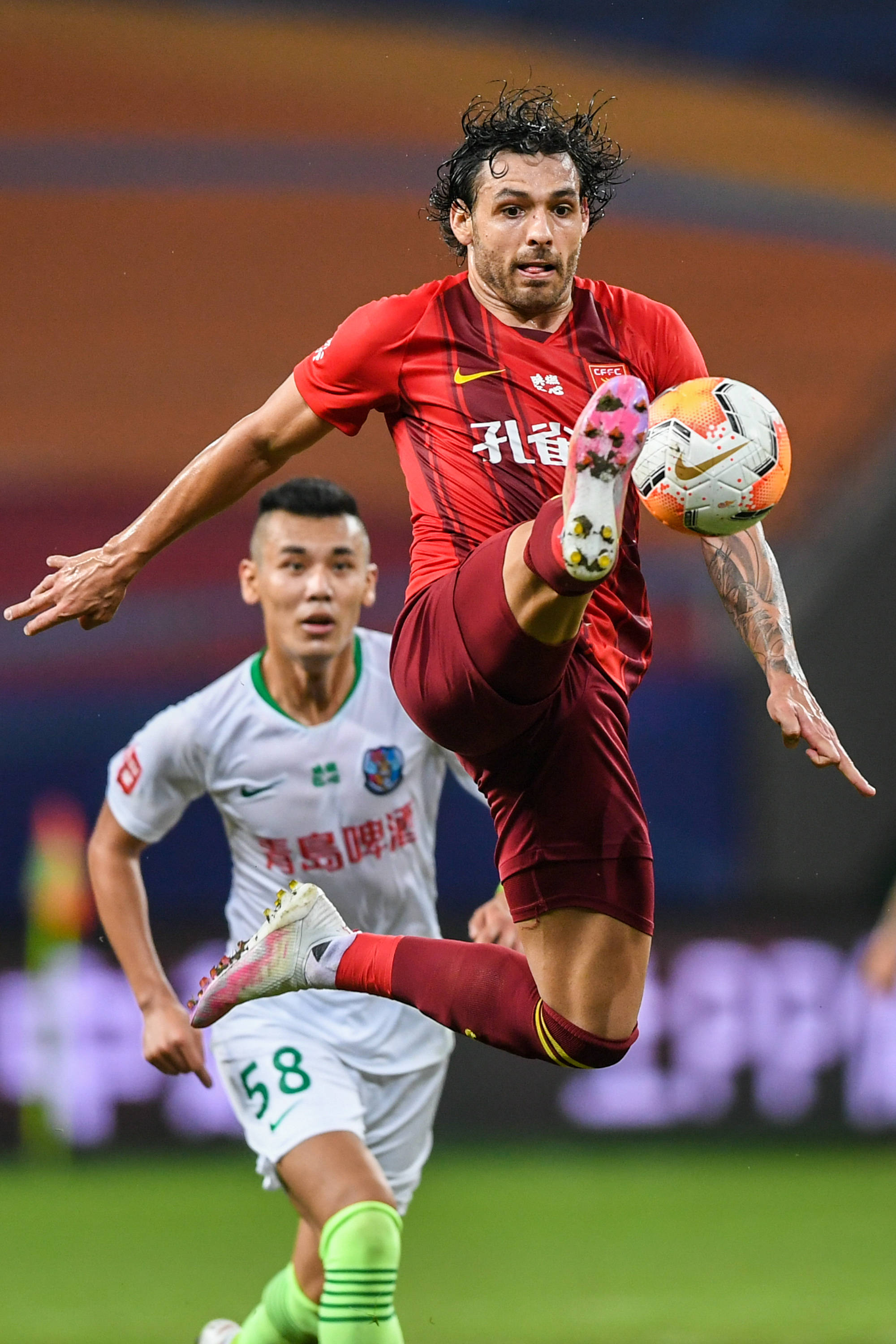 他没庆祝，却最冷静（不庆祝的他，最冷静）