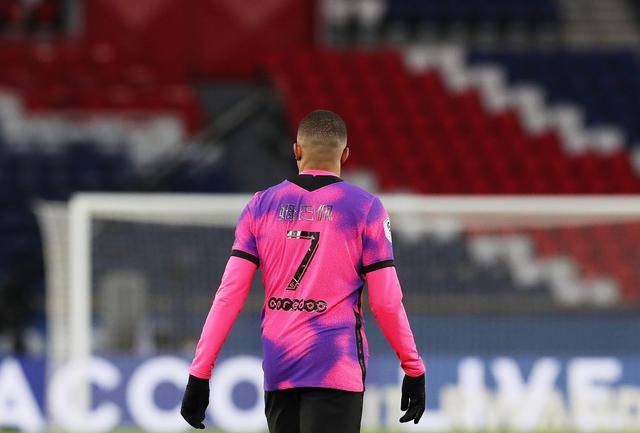 阿迪将为中国U15-U16球员搭建海外集训平台，选拔教练赴海外深造（阿迪为中国U15-U16球员搭建海外训练平台，并选派教练赴外研修）