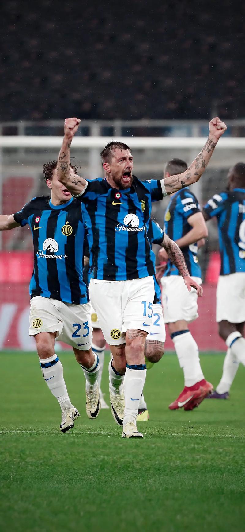 他是全场最冷静的人