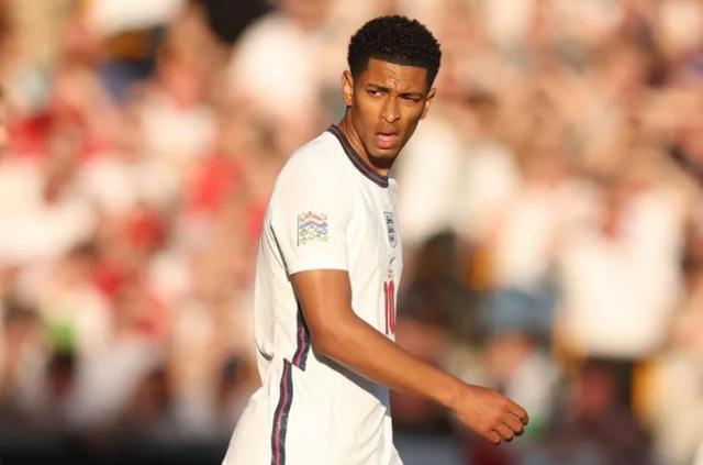 媒体人：本土教练从丑小鸭变成白天鹅，真的只是情怀所致？（媒体人：本土教练从“丑小鸭”到“白天鹅”，真只是情怀在推动？）