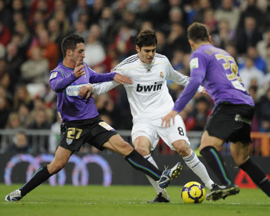 热议海港平柔佛：十分狼狈且侥幸；陈威出色全队血性（海港战平柔佛引热议：过程狼狈且侥幸，陈威高光全队展现血性）