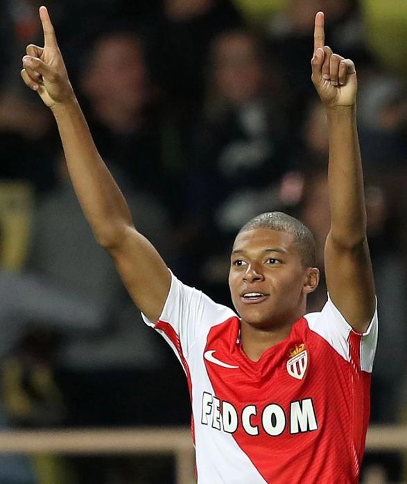 中超联赛总结：积分榜前三分析,（中超赛季盘点：积分榜前三深度解读）