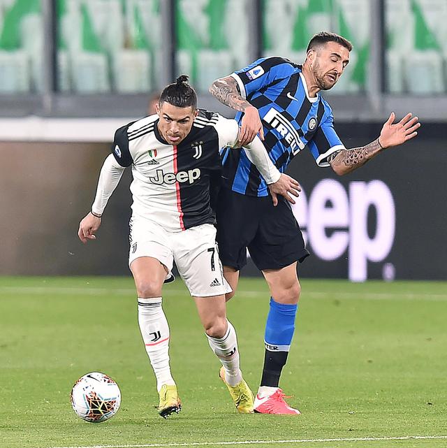 中东媒体：沙特联赛在冬窗将不惜一切代价得到萨拉赫