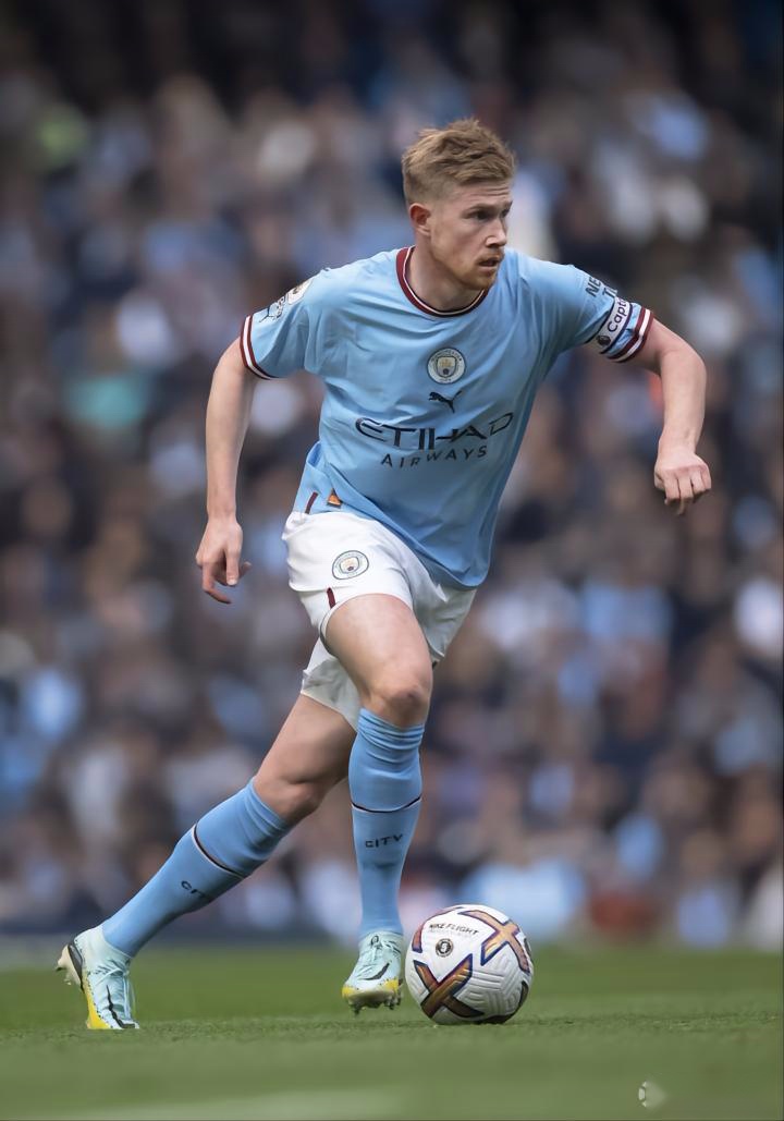 邓加：巴西球员和欧洲球员是不一样的，他们总想上场踢球（邓加：巴西球员有别于欧洲球员，人人都渴望出场）