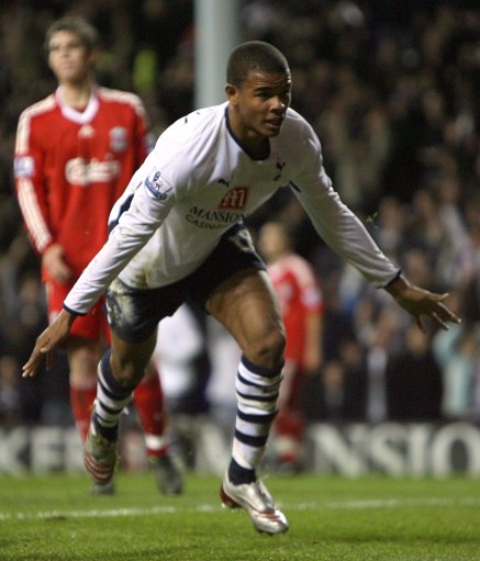 FIFA官方：C罗因直红被禁赛3场，剩余两场被缓期一年执行