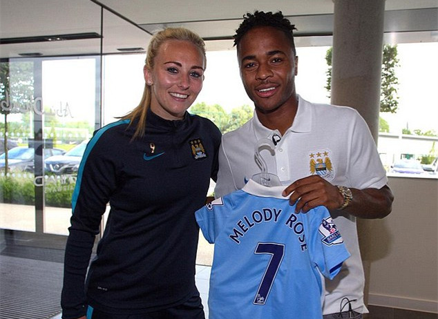 塞维利亚官方：因俱乐部上诉，主场部分看台关闭的处罚将暂停（塞维利亚官宣：俱乐部上诉获受理，主场部分看台关闭处罚暂缓执行）