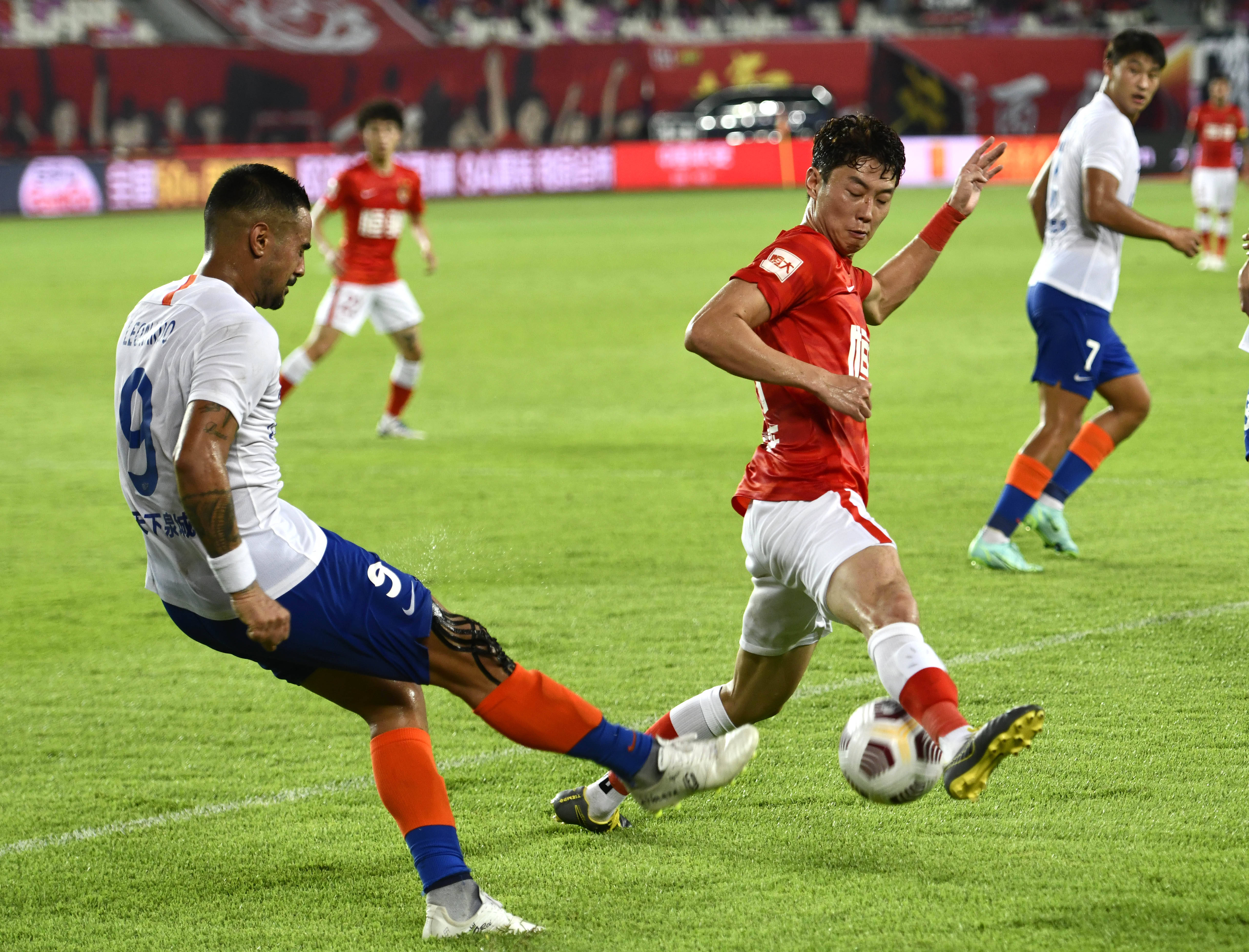 英媒：马特塔是热刺引援的首要目标，他与水晶宫谈判陷入僵局