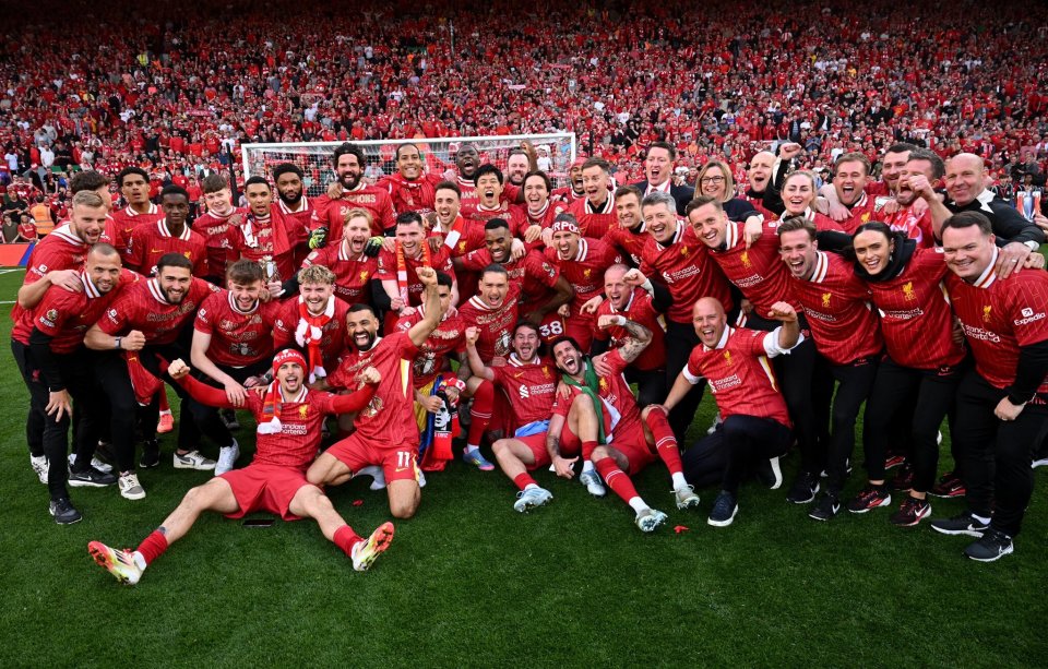 2.5倍!英超转播收入远高于西甲 皇马巴萨不如蜜蜂马竞难比副班长（英超转播收入高出西甲2.5倍：皇马巴萨不及蜜蜂，马竞难敌英超副班长）